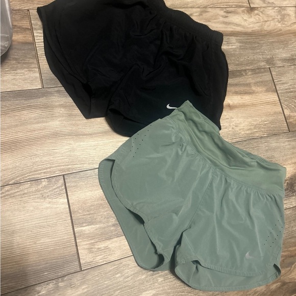 Nike Women's Black and Green Running Shorts bundle - Picture 1 of 3